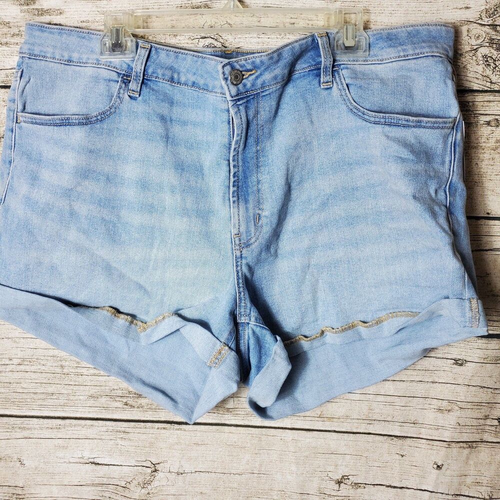 Old Navy High Rise WOW Women's Denim Shorts Light Wash Cuffed Stretch Size 20